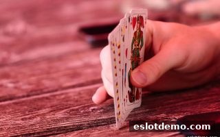 【电子游艺试玩】起手牌强度实战指南：从概率到心理的制胜心法